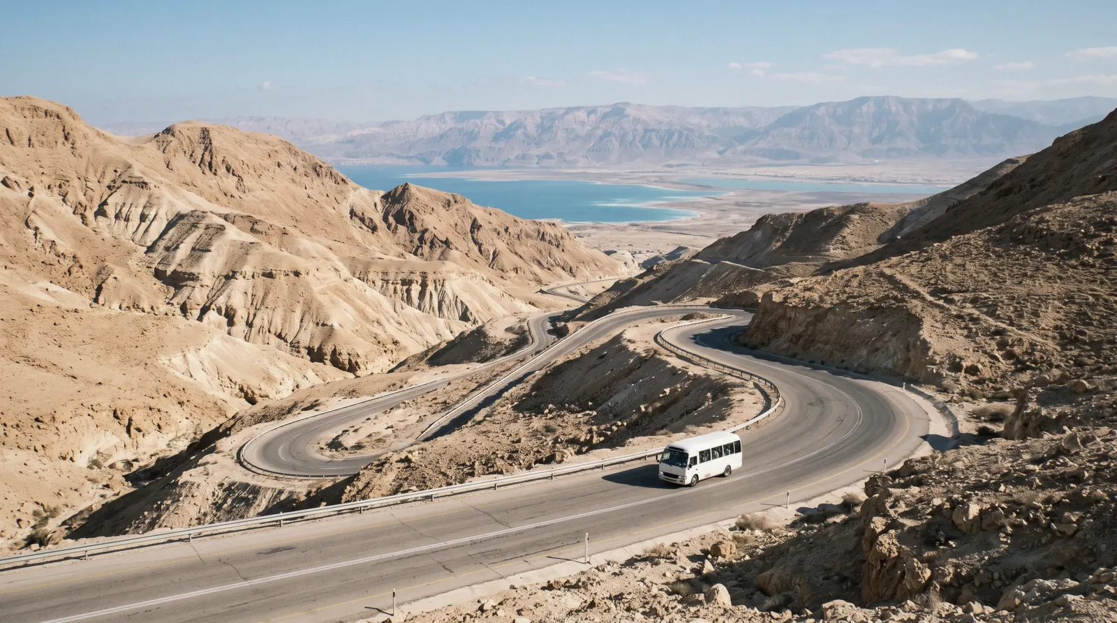 The road down to the Dead Sea, on Jerusalem tours